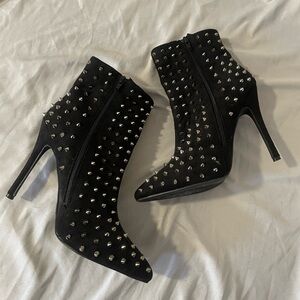 Fashion Nova • Black Studded Heels